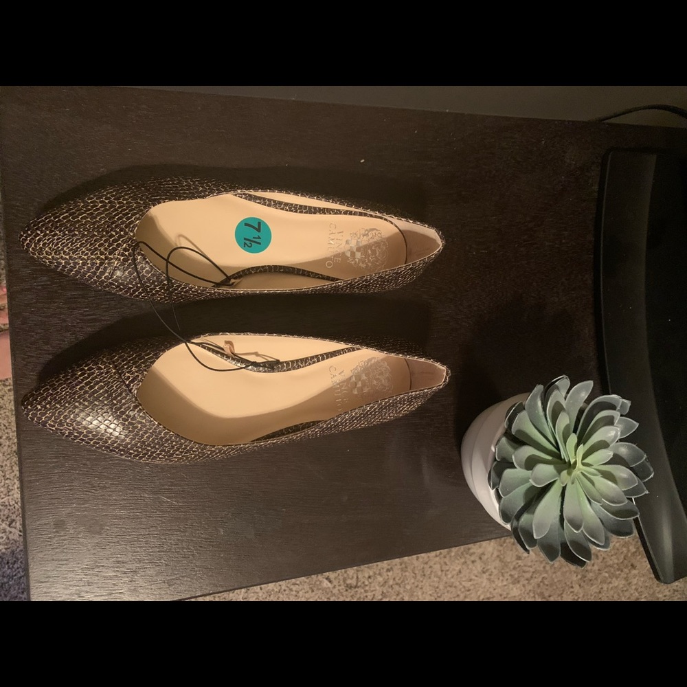 Vince Camuto flats